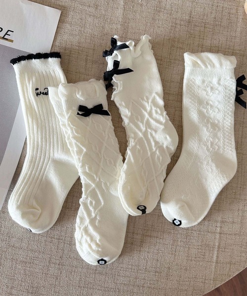 aimoha(アイモハ)の「【aimoha-KIDS-】ガールズソックス4足セット(ソックス/靴下・キッズ・ホワイト・X-LARGE/LARGE/MEDIUM)」の4枚目の写真