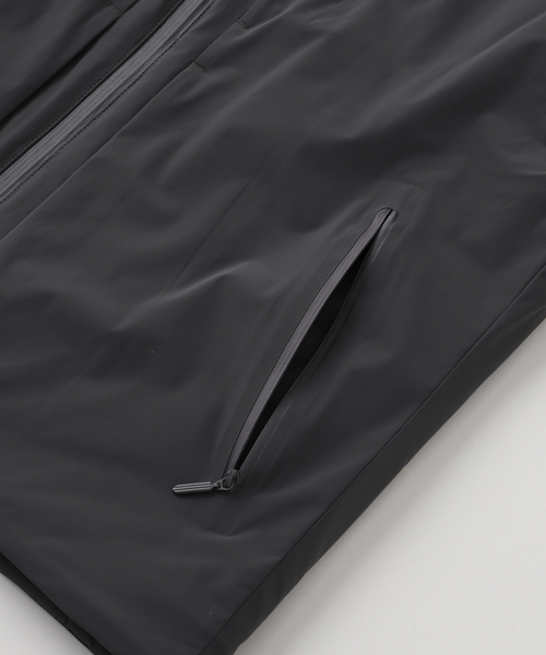 DESCENTE ALLTERRAIN（デサント　オルテライン）の「DESCENTE ALLTERRAIN / デサント オルテライン INSULATED LIGHTWEIGHT VEST DU4FVEA1M（その他アウター・メンズ・ブラック/グレー・LARGE/MEDIUM）」の5枚目の写真