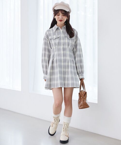 MAJESTIC LEGON（マジェスティックレゴン）の「バックレースアップミニシャツワンピ（シャツワンピース・レディース・ブラック系その他/ホワイト系その他2/ベージュ系その他2/アイボリー/ブルー系その他2・MEDIUM）」の2枚目の写真