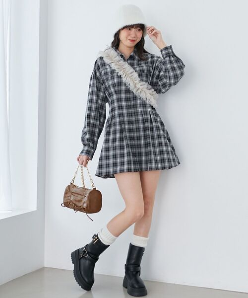 MAJESTIC LEGON（マジェスティックレゴン）の「バックレースアップミニシャツワンピ（シャツワンピース・レディース・ブラック系その他/ホワイト系その他2/ベージュ系その他2/アイボリー/ブルー系その他2・MEDIUM）」の10枚目の写真