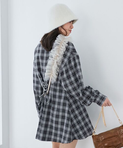 MAJESTIC LEGON（マジェスティックレゴン）の「バックレースアップミニシャツワンピ（シャツワンピース・レディース・ブラック系その他/ホワイト系その他2/ベージュ系その他2/アイボリー/ブルー系その他2・MEDIUM）」の14枚目の写真