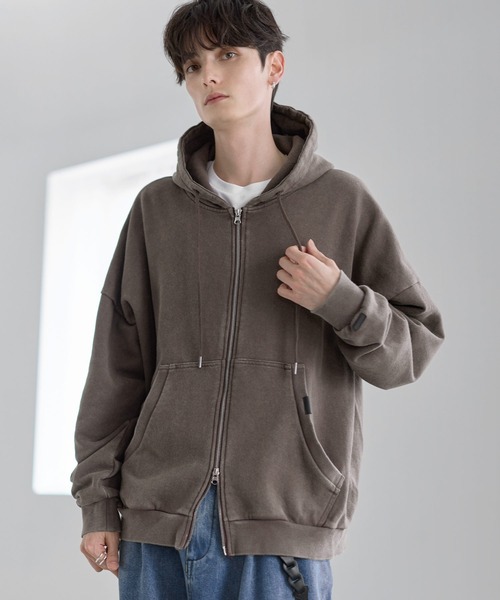 ETELIO(エテリオ)の「ヴィンテージ加工スウェット /カットコーデュロイ PUピスデザインダブルジップパーカー(パーカー・メンズ・ブラック系/ブラック/ワイン系/グレー系/ブルー/アイボリー/ワイン/ブラウン/ブルー系/ブラウン系・XL/L/M/S)」の6枚目の写真