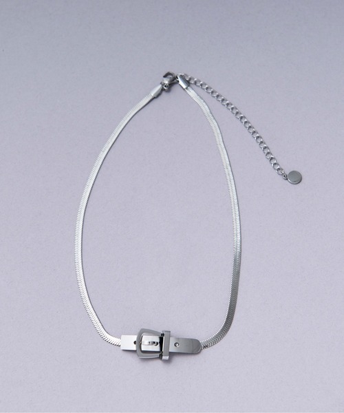 レザーベルトと銀色ネックレス　三点セット　（ここ） レザーベルトと銀色ネックレス 三点セット （ここ）