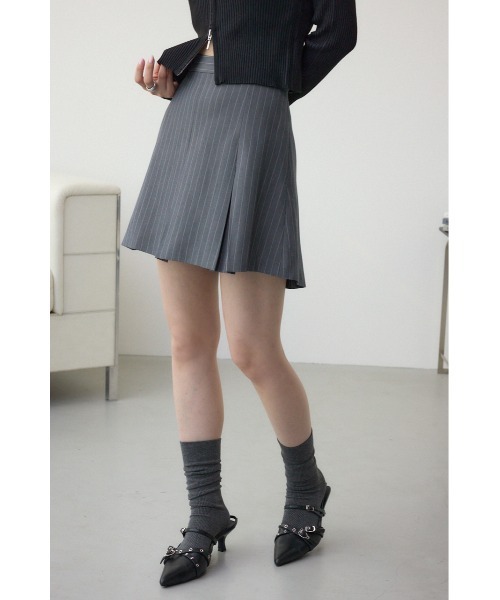 AZUL by moussy(アズールバイマウジー)の「プリーツミニスカートパンツ(スカート・レディース・ライトブラウン/ブラック/グレー系その他・FREE)」の3枚目の写真