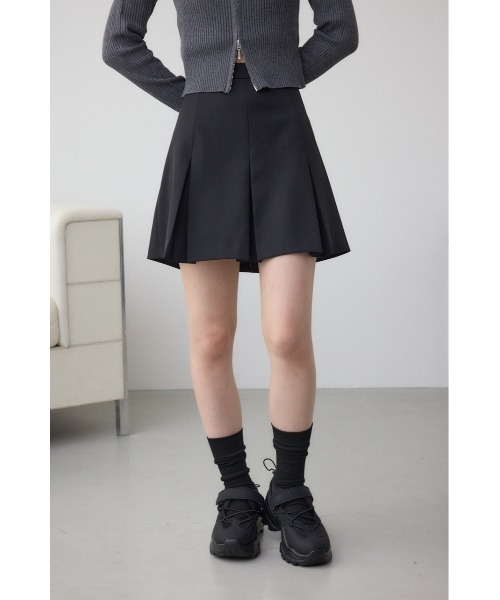 AZUL by moussy(アズールバイマウジー)の「プリーツミニスカートパンツ(スカート・レディース・ライトブラウン/ブラック/グレー系その他・FREE)」の2枚目の写真