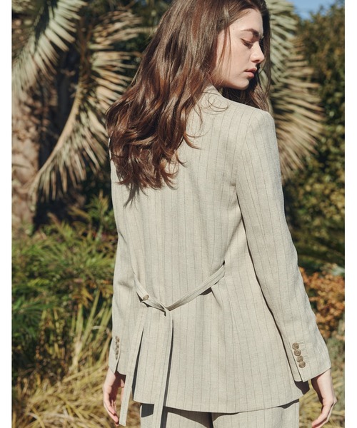 PINKY&DIANNE（ピンキーアンドダイアン）の「◆ストライプジャケット（テーラードジャケット・レディース・ベージュ系その他/ブルー系その他6・38/36）」の2枚目の写真