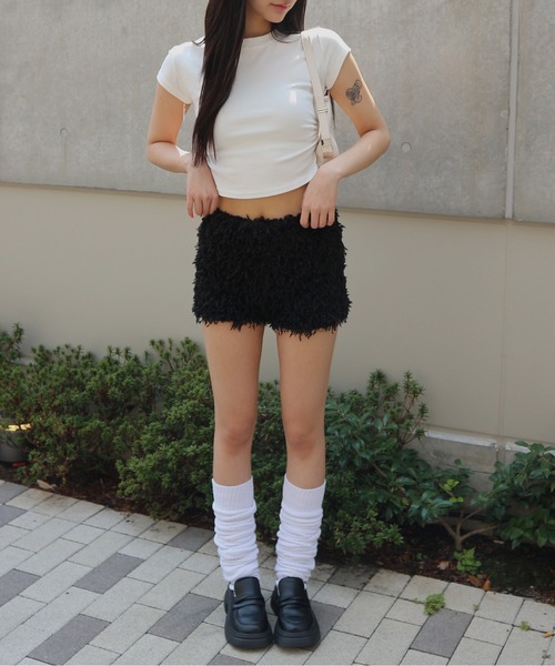 tinkerend(ティンカーエンド)の「Fur Shorts / ファーショートパンツ(スウェットパンツ・レディース・ブラック/ホワイト・FREE)」の5枚目の写真