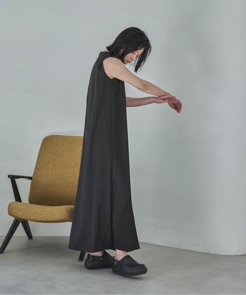 feepur(フェピュール)の「【TALLサイズあり】ノースリタックワンピース(ワンピース・レディース・ブラック/グレー・MEDIUM/TALL)」の6枚目の写真
