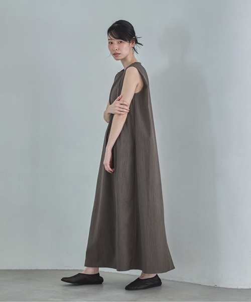 feepur(フェピュール)の「【TALLサイズあり】ノースリタックワンピース(ワンピース・レディース・ブラック/グレー・MEDIUM/TALL)」の14枚目の写真