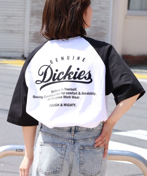 Dickies(ディッキーズ)の「【GENUINE DICKIES/ジェニュインディッキーズ】天竺 ラグラン バック EMB Tシャツ(Tシャツ/カットソー・メンズ・スミクロ/ダークブルー/オレンジ/ブラック系その他/ブラック×ホワイト/グリーン・L/M/XL)」の2枚目の写真
