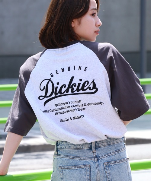 Dickies(ディッキーズ)の「【GENUINE DICKIES/ジェニュインディッキーズ】天竺 ラグラン バック EMB Tシャツ(Tシャツ/カットソー・メンズ・スミクロ/ダークブルー/オレンジ/ブラック系その他/ブラック×ホワイト/グリーン・L/M/XL)」の4枚目の写真