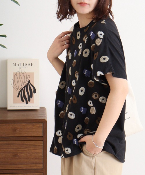 Emago（イマゴ）の「EMAGO ドーナツ刺繍ドルマンＴ（Tシャツ/カットソー・レディース・ブラック/オリーブ/アイボリー・FREE）」の15枚目の写真