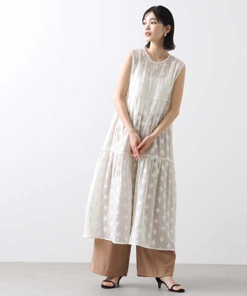 Torrazzo Donna（トラッゾドンナ）の「花ジャガードティアード２ｗａｙワンピ（ワンピース・レディース・オフホワイト/ネイビー・FREE）」の18枚目の写真