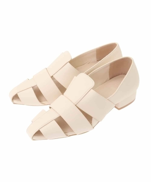 a.v.v（アーヴェヴェ）の「グルカパンプス（パンプス・レディース・ブラック/アイボリー・24.5/23.5/22.5）」の11枚目の写真