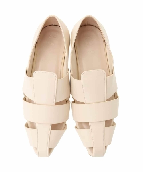 a.v.v（アーヴェヴェ）の「グルカパンプス（パンプス・レディース・ブラック/アイボリー・24.5/23.5/22.5）」の12枚目の写真