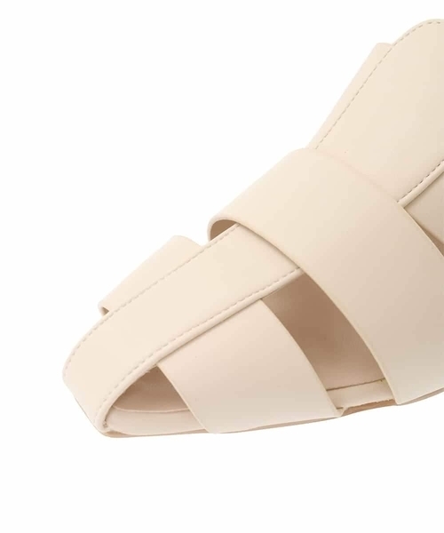 a.v.v（アーヴェヴェ）の「グルカパンプス（パンプス・レディース・ブラック/アイボリー・24.5/23.5/22.5）」の18枚目の写真