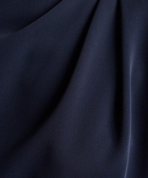 AIMER（エメ）の「ダブルクロスドレープフレンチスリーブブラウス（シャツ/ブラウス・レディース・ベージュ/ネイビー・MEDIUM）」の22枚目の写真