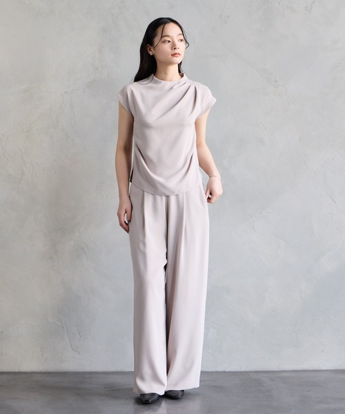 AIMER（エメ）の「ダブルクロスドレープフレンチスリーブブラウス（シャツ/ブラウス・レディース・ベージュ/ネイビー・MEDIUM）」の4枚目の写真