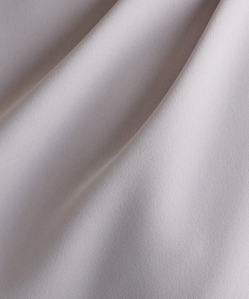 AIMER（エメ）の「ダブルクロスドレープフレンチスリーブブラウス（シャツ/ブラウス・レディース・ベージュ/ネイビー・MEDIUM）」の21枚目の写真