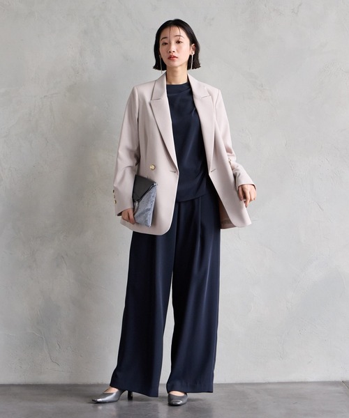 AIMER（エメ）の「ダブルクロスドレープフレンチスリーブブラウス（シャツ/ブラウス・レディース・ベージュ/ネイビー・MEDIUM）」の10枚目の写真