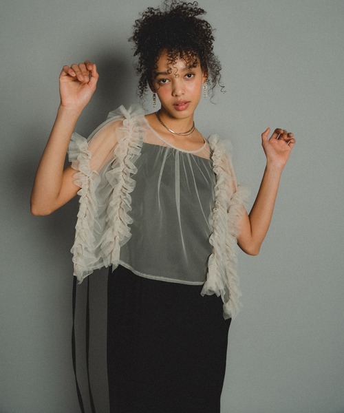 et.UNiVER(エトユニベール)の「Frill big shiape setup(ドレス・レディース・ピンクベージュ/チャコール/ブラック×ベージュ・LARGE/MEDIUM/SMALL)」の15枚目の写真