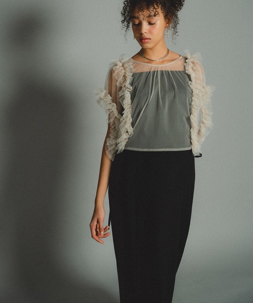 et.UNiVER(エトユニベール)の「Frill big shiape setup(ドレス・レディース・ピンクベージュ/チャコール/ブラック×ベージュ・LARGE/MEDIUM/SMALL)」の8枚目の写真