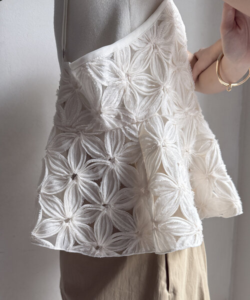 DouDou（ドゥドゥ）の「【WEB限定】チュールフラワーキャミ（シャツ