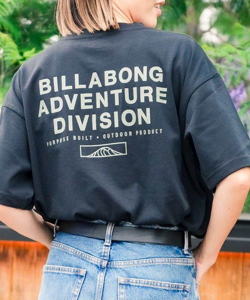 BILLABONG(ビラボン)の「BILLABONG メンズ 【A/DIV.】 ADIV LOGO 2.0 Tシャツ 【2025年夏モデル】/ビラボンバックプリント半袖Tシャツ(Tシャツ/カットソー・メンズ・ホワイト/ブラック/モスグリーン・MEDIUM/LARGE/X-LARGE)」の2枚目の写真