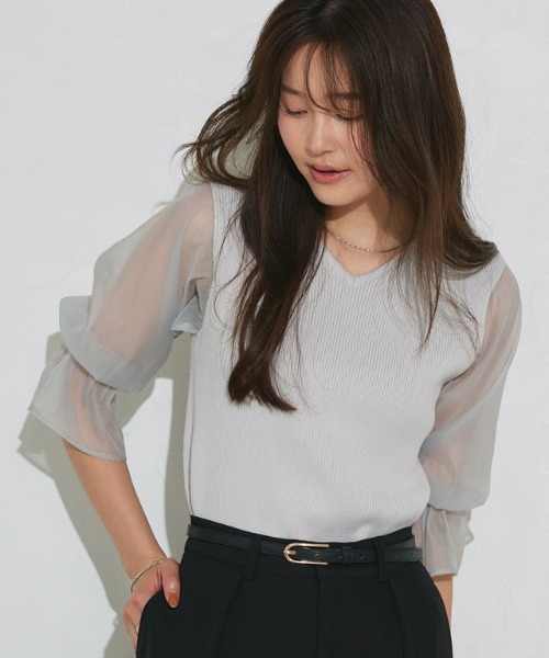Pierrot(ピエロ)の「シアードッキングキャンディースリーブVネックニット(Tシャツ/カットソー・レディース・ブラック/ライトブルー/グレー/オフホワイト/ラベンダー・M/L)」の1枚目の写真