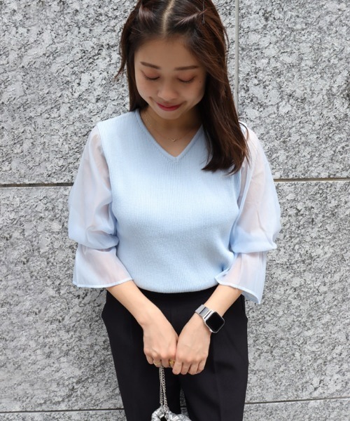 Pierrot(ピエロ)の「シアードッキングキャンディースリーブVネックニット(Tシャツ/カットソー・レディース・ブラック/ライトブルー/グレー/オフホワイト/ラベンダー・M/L)」の4枚目の写真