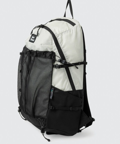WILD THINGS(ワイルドシングス)の「WILD THINGS MINIMALIST SPECTRA BACKPACK(ワイルドシングス ミニマリスト スペクトラ バックパック)(バックパック/リュック・メンズ・ホワイト/ブラック・FREE)」の5枚目の写真