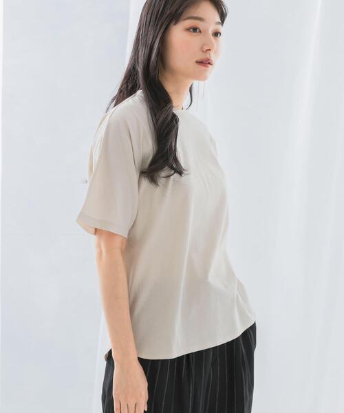 URBAN RESEARCH ROSSO WOMEN(アーバンリサーチ ロッソ)の「接触冷感ハーフスリーブドルマンTシャツ(Tシャツ/カットソー・レディース・パープル/オフホワイト/ブラック/ライトベージュ・FREE)」の3枚目の写真