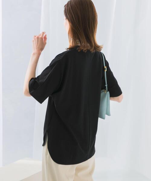 URBAN RESEARCH ROSSO WOMEN(アーバンリサーチ ロッソ)の「接触冷感ハーフスリーブドルマンTシャツ(Tシャツ/カットソー・レディース・パープル/オフホワイト/ブラック/ライトベージュ・FREE)」の9枚目の写真