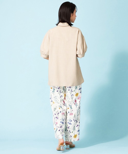 BELLUNA PLUS(ベルーナ)の「袖タック麻調素材スキッパーブラウス(シャツ/ブラウス・レディース・オレンジ/ターコイズブルー/ベージュ/セージグリーン・X-LARGE/LARGE/MEDIUM)」の13枚目の写真