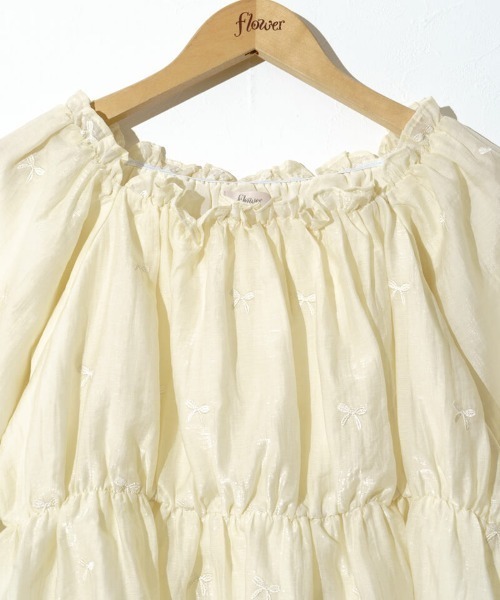 flower（フラワー）の「パーリーリボンブラウス（シャツ/ブラウス・レディース・ベージュ/ミント/アイボリー・FREE）」の7枚目の写真