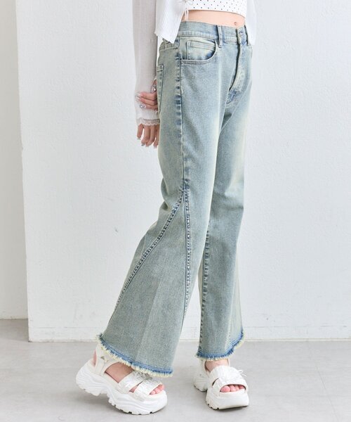 OLIVE des OLIVE（オリーブデオリーブ）の「【美シルエット/着痩せ】スタッズ付きストレッチデニムパンツ（デニムパンツ・レディース・ブルー/ブラック・SMALL/MEDIUM）」の22枚目の写真