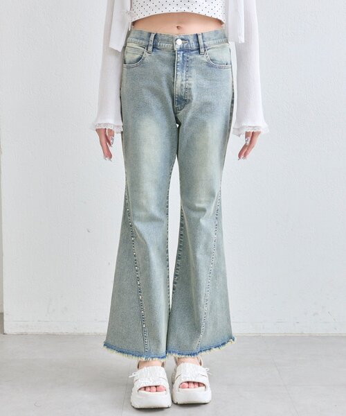 OLIVE des OLIVE（オリーブデオリーブ）の「【美シルエット/着痩せ】スタッズ付きストレッチデニムパンツ（デニムパンツ・レディース・ブルー/ブラック・SMALL/MEDIUM）」の8枚目の写真