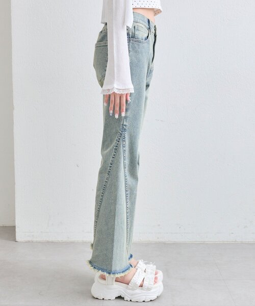 OLIVE des OLIVE（オリーブデオリーブ）の「【美シルエット/着痩せ】スタッズ付きストレッチデニムパンツ（デニムパンツ・レディース・ブルー/ブラック・SMALL/MEDIUM）」の9枚目の写真