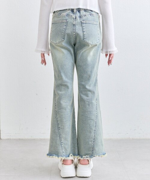 OLIVE des OLIVE（オリーブデオリーブ）の「【美シルエット/着痩せ】スタッズ付きストレッチデニムパンツ（デニムパンツ・レディース・ブルー/ブラック・SMALL/MEDIUM）」の10枚目の写真