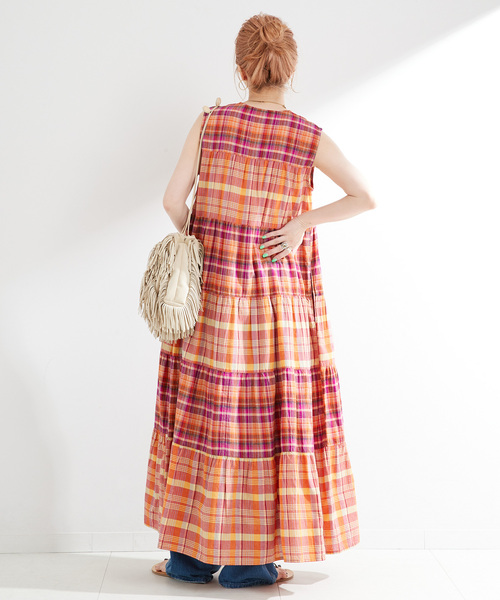 B.C STOCK(ベーセーストック)の「手洗い可 / ティアードチェックスリーブレスワンピース(ワンピース・レディース・オレンジ/ブラウン/ブラック/ブルー・FREE)」の22枚目の写真