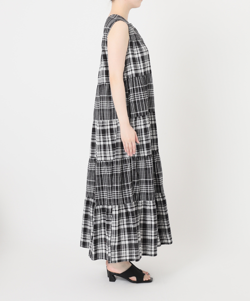 B.C STOCK(ベーセーストック)の「手洗い可 / ティアードチェックスリーブレスワンピース(ワンピース・レディース・オレンジ/ブラウン/ブラック/ブルー・FREE)」の18枚目の写真