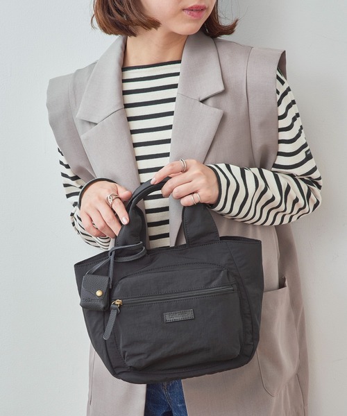 toleur（トーラ）の「【toleur】リンクルナイロンCトート 11993（トートバッグ・レディース・ブラック/レッド/オリーブ/ブラウン・FREE）」の5枚目の写真