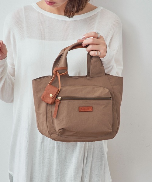 toleur（トーラ）の「【toleur】リンクルナイロンCトート 11993（トートバッグ・レディース・ブラック/レッド/オリーブ/ブラウン・FREE）」の20枚目の写真