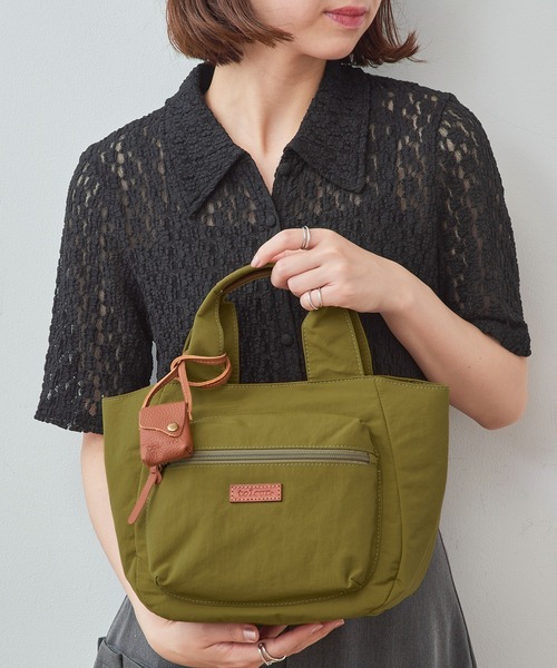 toleur（トーラ）の「【toleur】リンクルナイロンCトート 11993（トートバッグ・レディース・ブラック/レッド/オリーブ/ブラウン・FREE）」の14枚目の写真