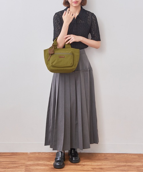 toleur（トーラ）の「【toleur】リンクルナイロンCトート 11993（トートバッグ・レディース・ブラック/レッド/オリーブ/ブラウン・FREE）」の15枚目の写真