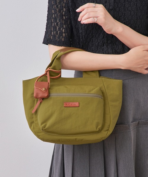 toleur（トーラ）の「【toleur】リンクルナイロンCトート 11993（トートバッグ・レディース・ブラック/レッド/オリーブ/ブラウン・FREE）」の16枚目の写真