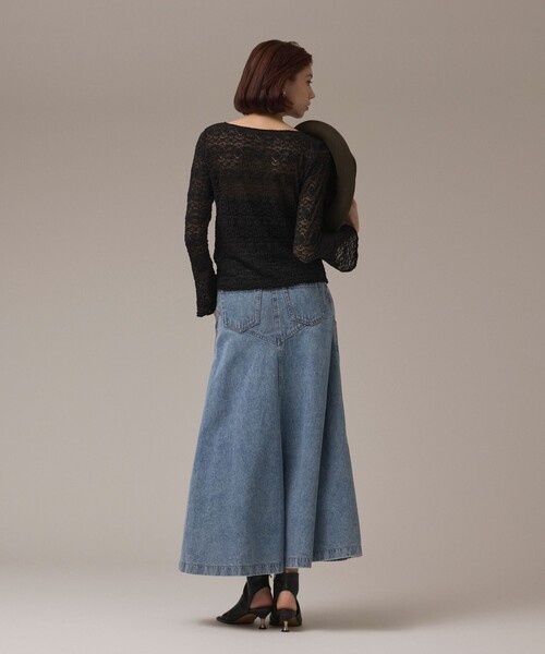 GRACE CONTINENTAL（グレースコンチネンタル）の「エンボスデニムスカート（デニムスカート・レディース・ブルー・38/36）」の6枚目の写真