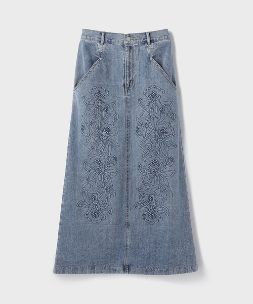 GRACE CONTINENTAL（グレースコンチネンタル）の「エンボスデニムスカート（デニムスカート・レディース・ブルー・38/36）」の7枚目の写真