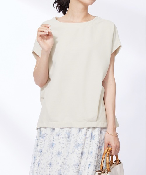 BELLUNA PLUS(ベルーナ)の「ミニワッフル素材裾タックプルオーバー(Tシャツ/カットソー・レディース・ターコイズブルー/アイボリー/モカ・MEDIUM/LARGE/X-LARGE)」の5枚目の写真
