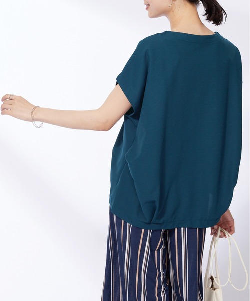 BELLUNA PLUS(ベルーナ)の「ミニワッフル素材裾タックプルオーバー(Tシャツ/カットソー・レディース・ターコイズブルー/アイボリー/モカ・MEDIUM/LARGE/X-LARGE)」の22枚目の写真
